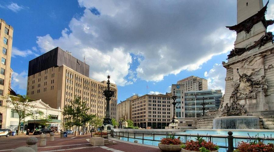Free Parking! Downtown King Suite Lucas Oil- Conv Center Skywalk#1 Indianapolis Exterior photo