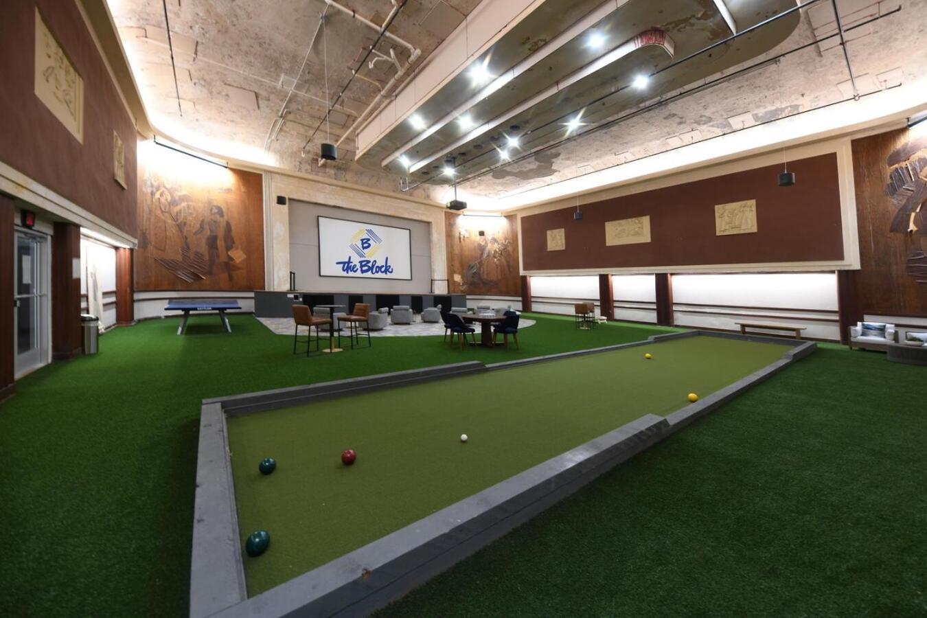 Free Parking! Downtown King Suite Lucas Oil- Conv Center Skywalk#1 Indianapolis Exterior photo